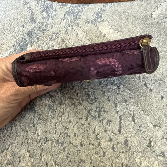 COACH Bifold Wallet Signature C Logo Purple Shimmer Flaws - Picture 5 of 12
